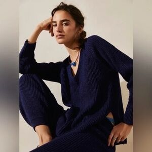 FREE PEOPLE BEACH JUSTINE V-NECK SWEATER IN CELESTIAL INDIGO BLUE L NWT